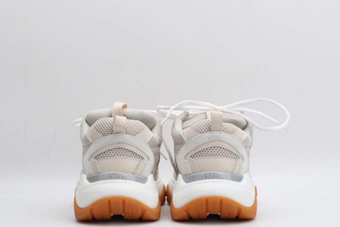 AR1M1 Low-Top Sneaker