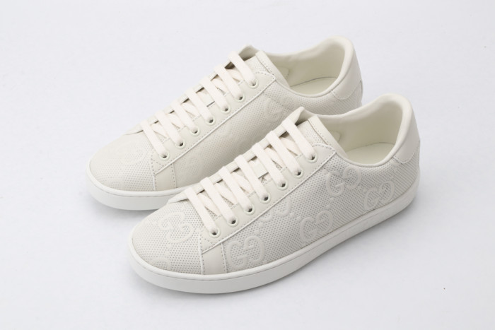 G*u*i low-top sneaker