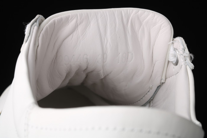 G*u*i ace embroidered low-top sneaker white with bee 429446 02jp0 9064