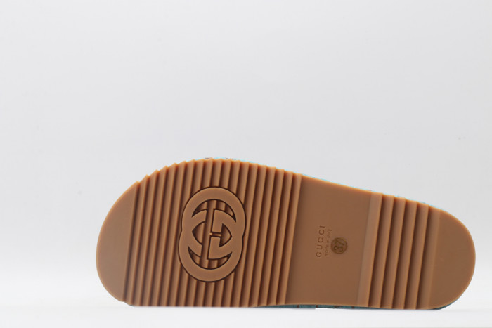 G*u*i slippers